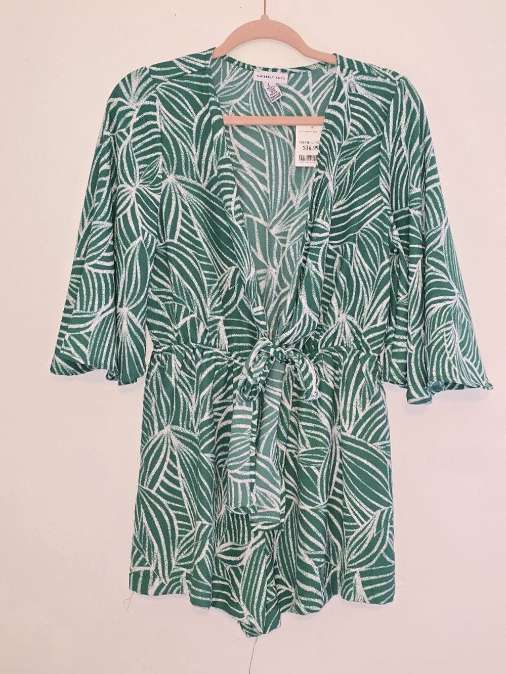 NWT Sincerely Jules Green Leaf Print Romper With Tie Waist & Flutter Sleeves - L
